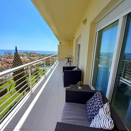 Amplio, Luminoso Y Moderno Con Amplia Terraza Y Hermosas Vistas En Exclusiva Urbanizacion アパート