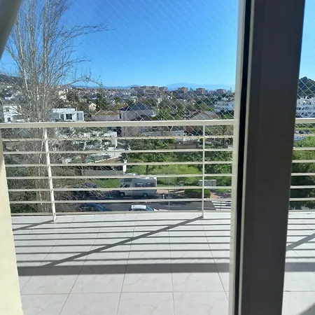 Amplio, Luminoso Y Moderno Con Amplia Terraza Y Hermosas Vistas En Exclusiva Urbanizacion アパート