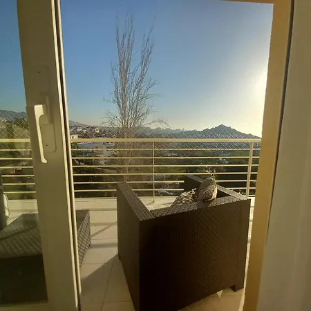 アパート Amplio, Luminoso Y Moderno Con Amplia Terraza Y Hermosas Vistas En Exclusiva Urbanizacion